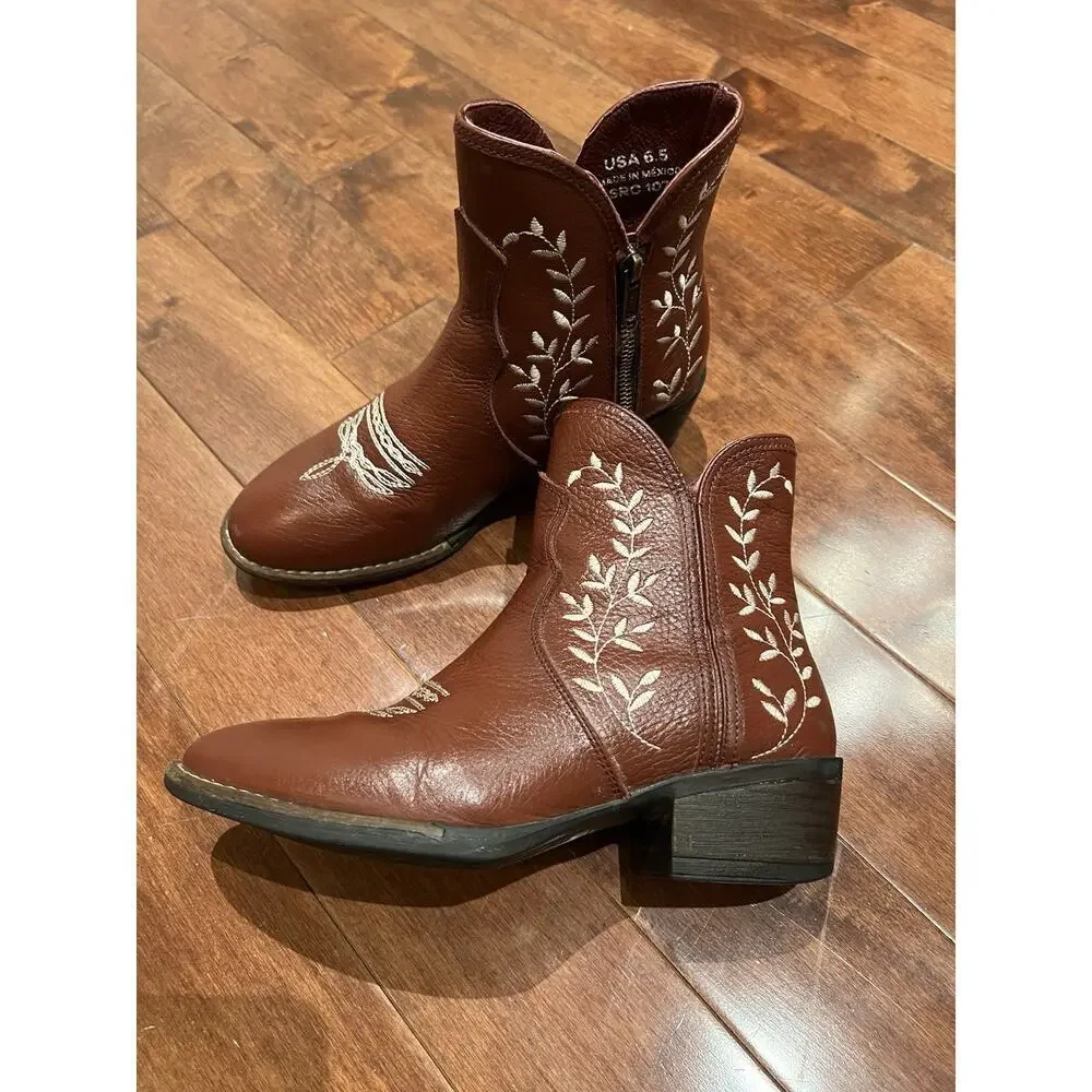 Sterling River Womens 6.5 Brown Embroidered R-Toe Western Cowgirl Boots Booties